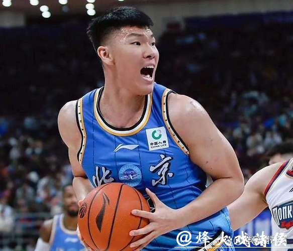 范子铭：赛前压力巨大 第四节拼抢篮板更多靠本能驱动