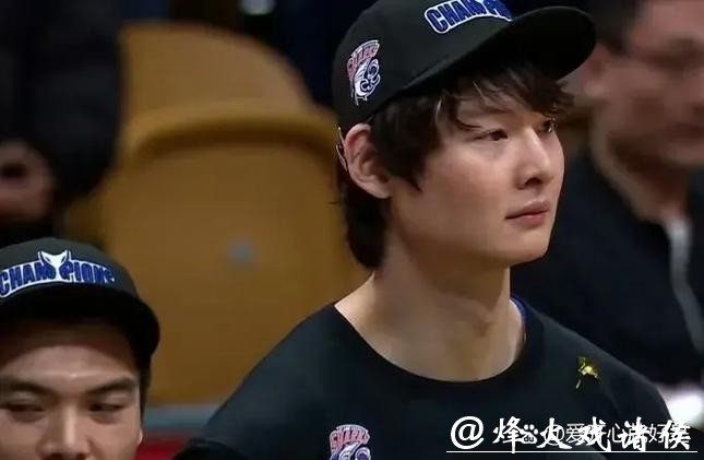 王哲林的32岁生日愿望:希望有一天,我们可以站上那个领奖台 王哲林的32岁生日愿望:希望有一天,我们可以站上那个领奖台