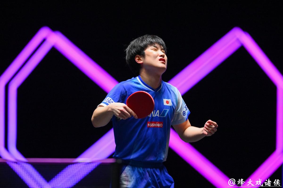 WTT多哈球星挑战赛｜薛飞阻击张本智和，国乒靠人海战术保住男单四强两席